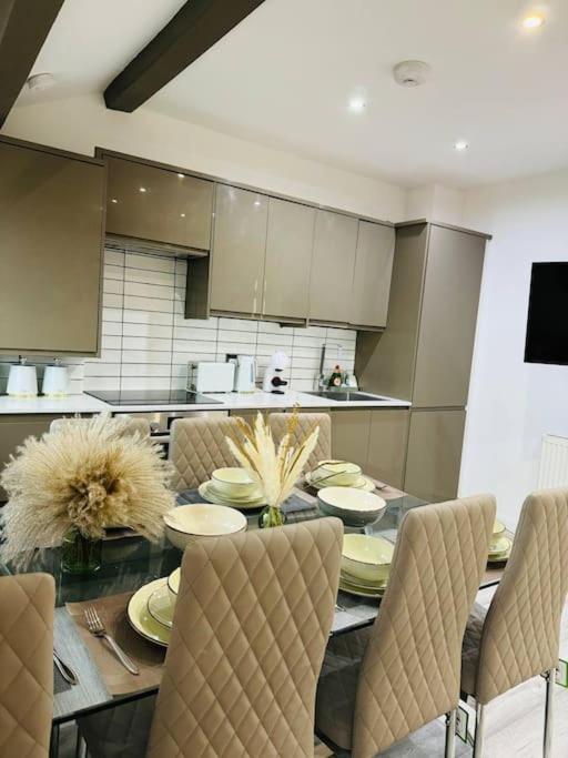 Stylish Two-Story London Retreat Leilighet Eksteriør bilde